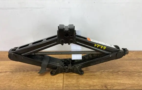 Ford Escape IV Lift Jack LJ6C17A078ABPINYA LJ6C17A078AB
