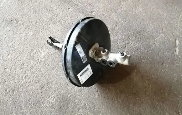 Audi A4 S4 B5 8D Brake booster 8D0612105A