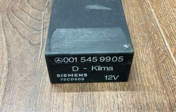 Mercedes-Benz E W124 Heater blower fan relay 0015459905