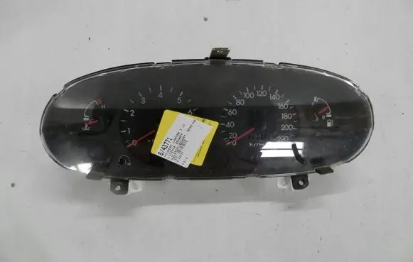 Hyundai Elantra Speedometer (instrument cluster) 
