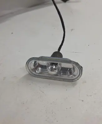Volkswagen Transporter - Caravelle T5 Front fender indicator light