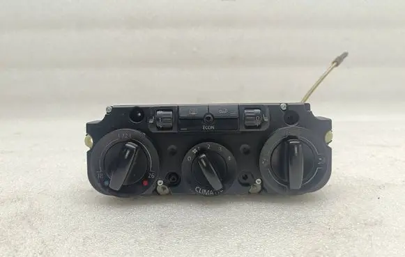 Volkswagen PASSAT B6 Climate control unit 74730921 050B 53701F10F