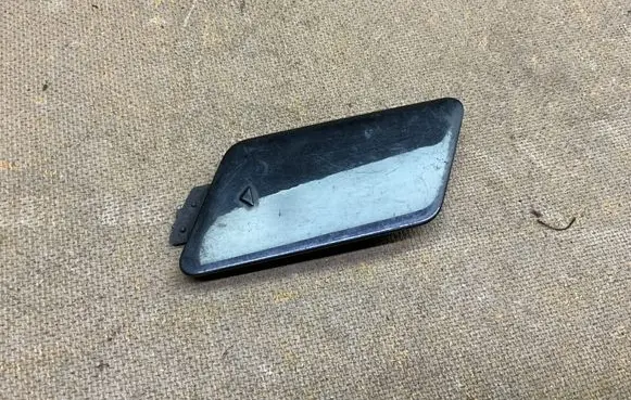 BMW 6 E63 E64 Front tow hook cap/cover 51127008836 5112700883608 7008836
