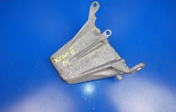 Volvo XC60 Engine mounting bracket 31437389