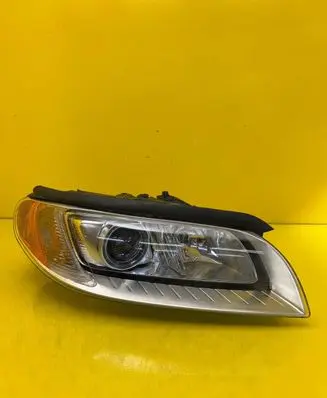 Volvo XC70 Headlight/headlamp 31383541