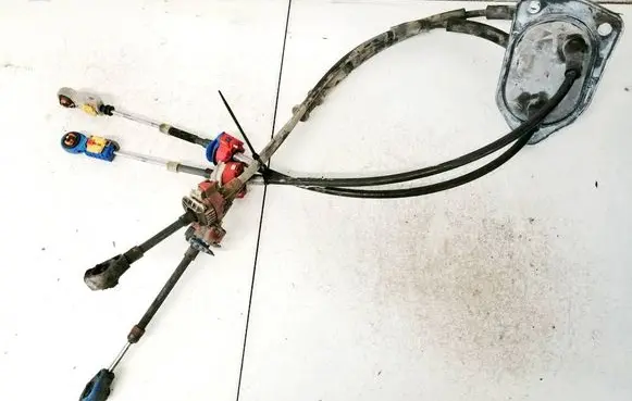 Fiat Doblo Gear shift cable linkage 142102635