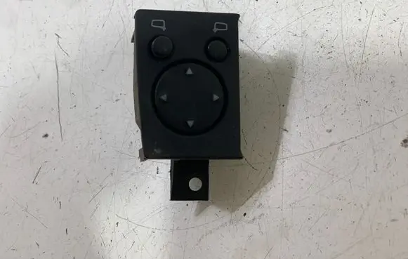 Audi A6 S6 C4 4A Wing mirror switch 4A0959565