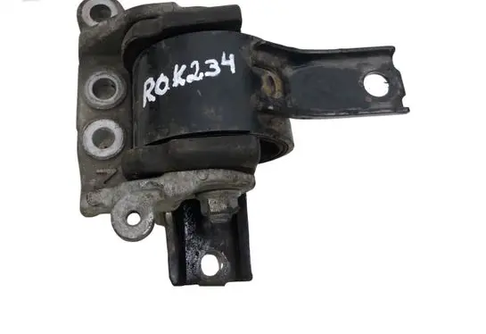 Mitsubishi ASX Engine mount bracket