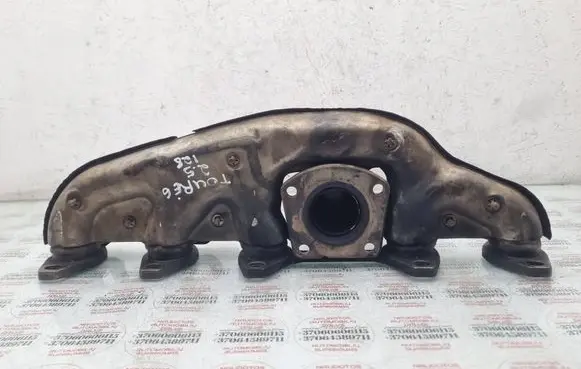 Volkswagen Touareg I Exhaust manifold 070253017