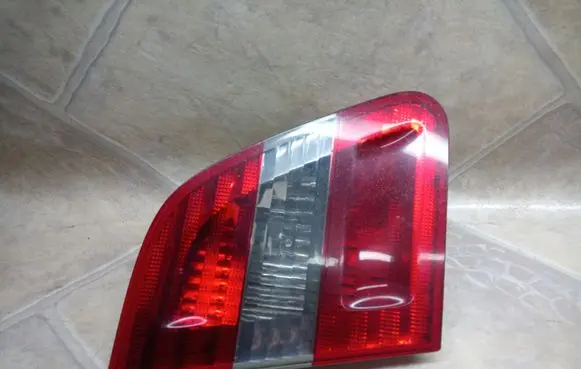 Mercedes-Benz B W245 Tailgate rear/tail lights A1698200577