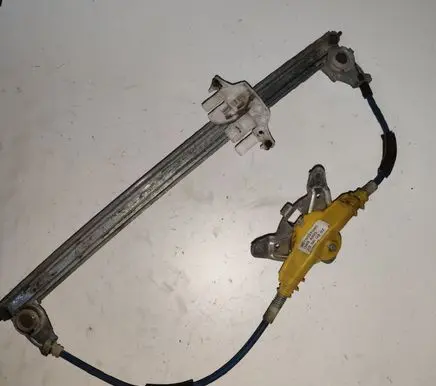 Rear door manual window regulator