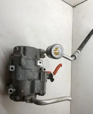 Toyota RAV 4 (XA40) Air conditioning (A/C) compressor (pump) ES27C 0422000533