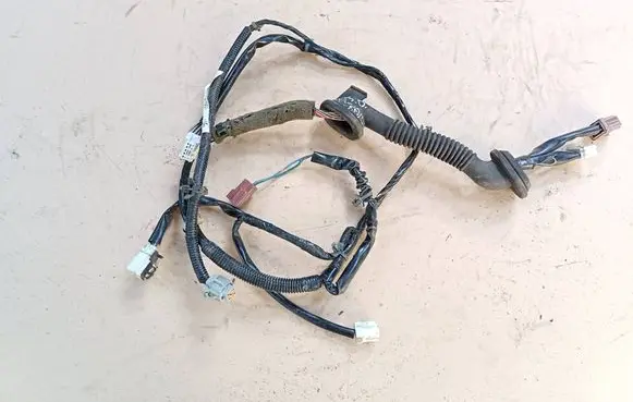 Nissan X-Trail T30 Front door wiring loom 