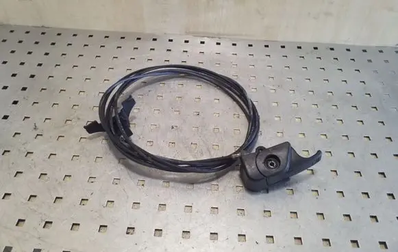 Peugeot 4007 Fuel cap flap release cable 