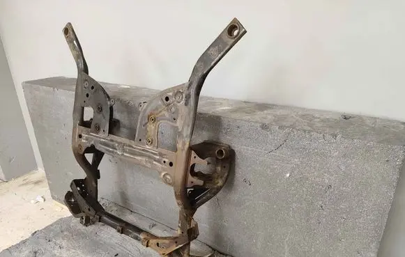 Jaguar XE Front subframe T4N31485