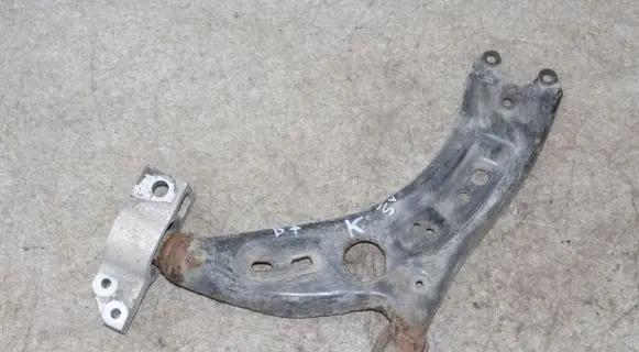 Volkswagen PASSAT B7 Front lower control arm/wishbone 5N0407151