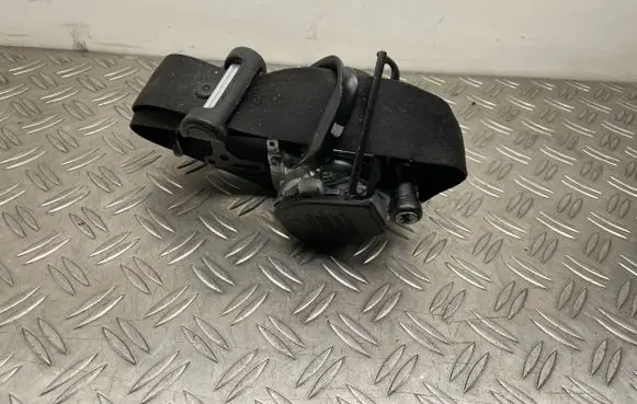 Volvo S60 Front seatbelt 39818844 P39818844