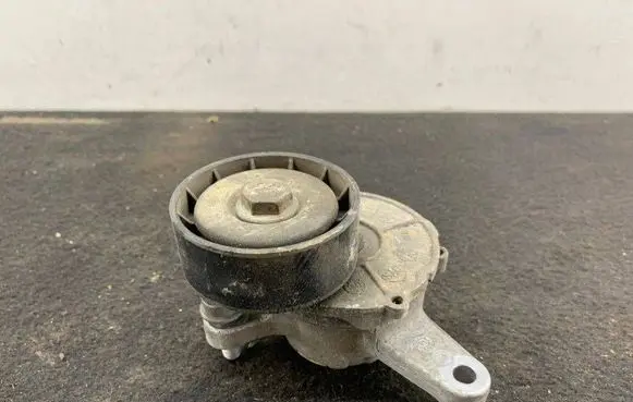 Audi A6 S6 C7 4G Generator/alternator belt tensioner 04L903315