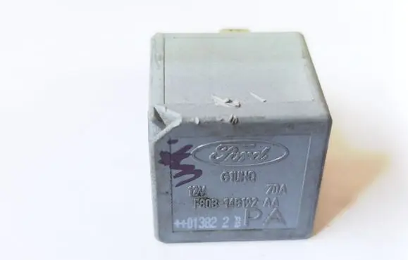 Ford Mondeo Mk III Other relay F80B14B192AA