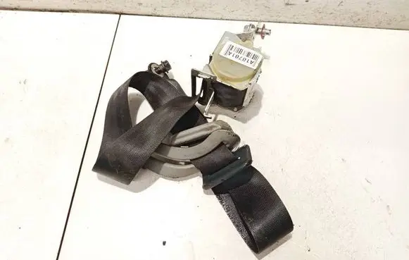 Rear seatbelt