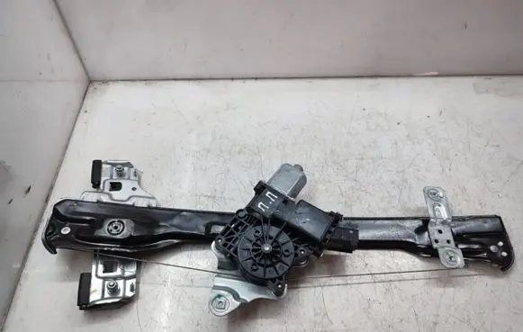 Opel Mokka X Front door window regulator with motor 98910SUV20