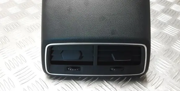 Rear air vent grill