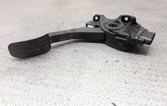 Volvo V60 Accelerator throttle pedal 31329062 6PV01083416