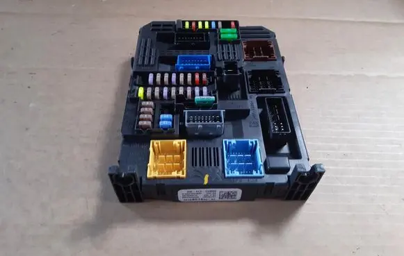 Nissan Pathfinder R51 Fuse box set 9819851480EL5