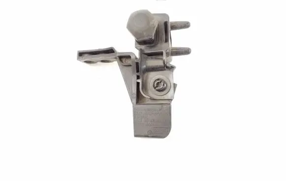 Ford Mondeo MK V Headlight/headlamp mounting bracket DS7313A004A