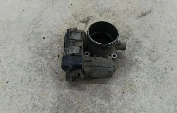 Volkswagen Jetta V Throttle body valve 03C133062A