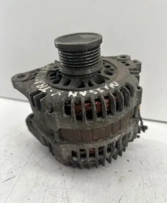 Nissan X-Trail T30 Generator/alternator 23100AU400 LR1110713 12V110A