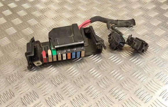 Renault Zoe Fuse module 243111628R 2836000