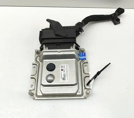 KIA Sportage Adblue control unit 296102U500 0281035845