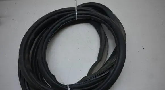 Seat Exeo (3R) Trunk rubber seal (body) 
