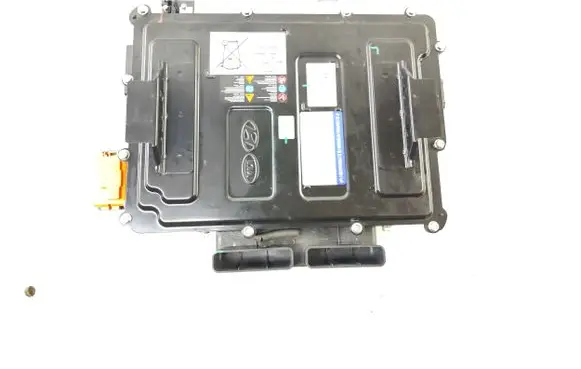 Hyundai i30 Hybrid / electric car battery 375M0G400 100RES020057