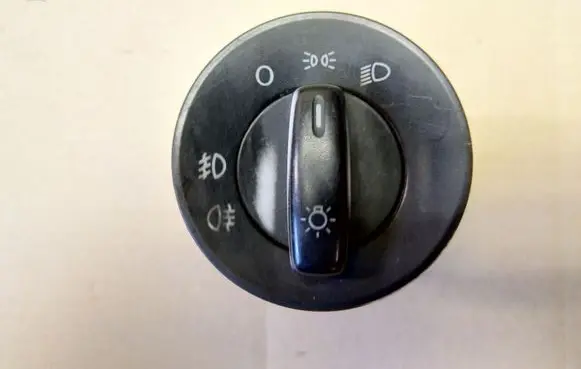 Skoda Octavia Mk2 (1Z) Light switch 1Z0941431G