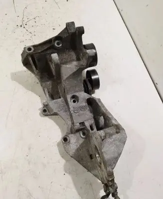 Audi Q5 SQ5 Engine mounting bracket 03L903143H