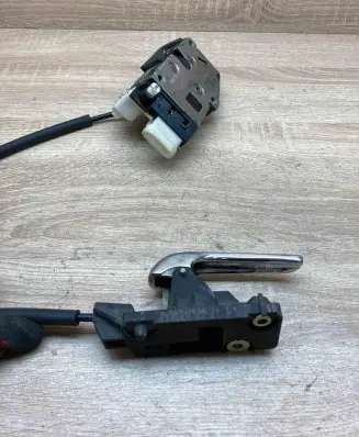 Alfa Romeo 147 Front door lock B792 A739