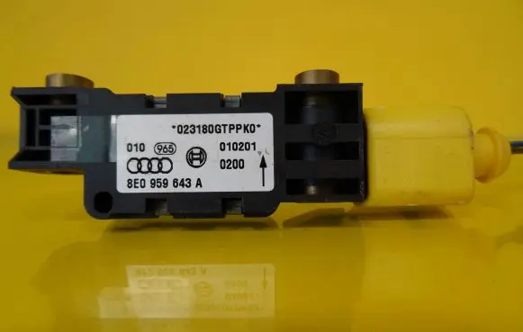 Audi A6 S6 C5 4B Airbag deployment crash/impact sensor 8E0959643A