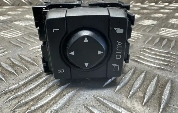 Toyota RAV 4 (XA50) Wing mirror switch 183930