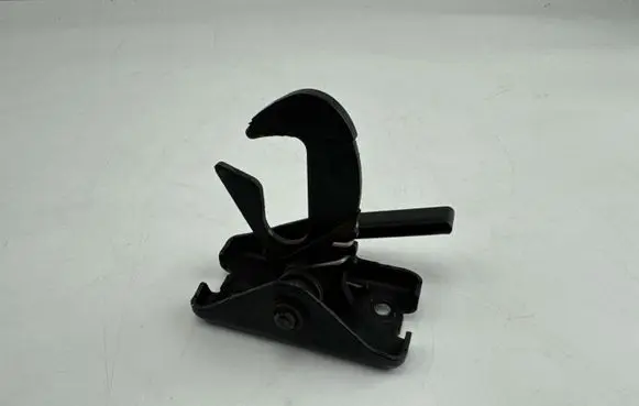 Audi A3 S3 8V Engine bonnet/hood lock/latch loop/hook 8V0823480A