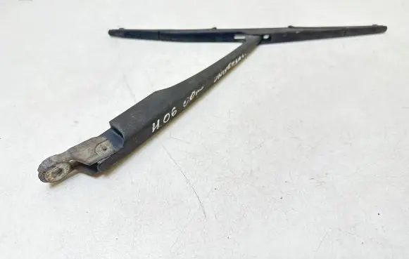 Peugeot 406 Rear wiper blade arm