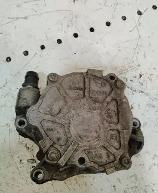 Volkswagen PASSAT CC Vacuum pump 03L145100F
