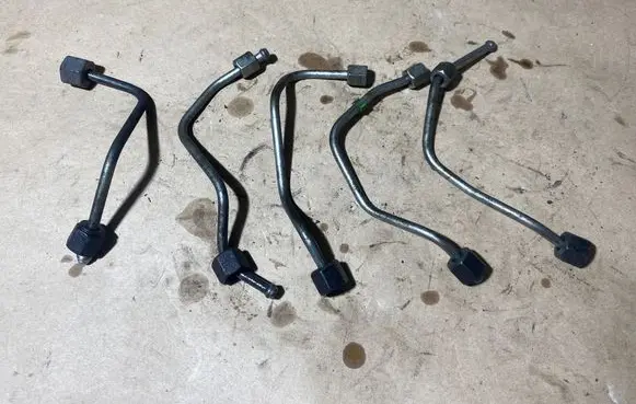 Ford Focus Fuel injector supply line/pipe Z981
