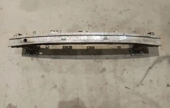 Renault Megane III Front bumper cross member 