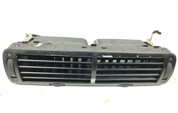 Volkswagen PASSAT B5 Dash center air vent grill 3B0819728A
