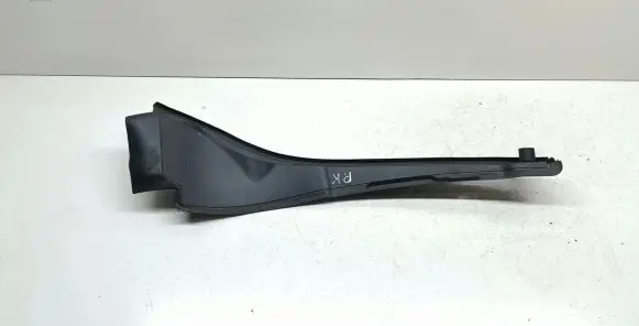BMW 2 F46 Fender end trim 7300517 51767300517