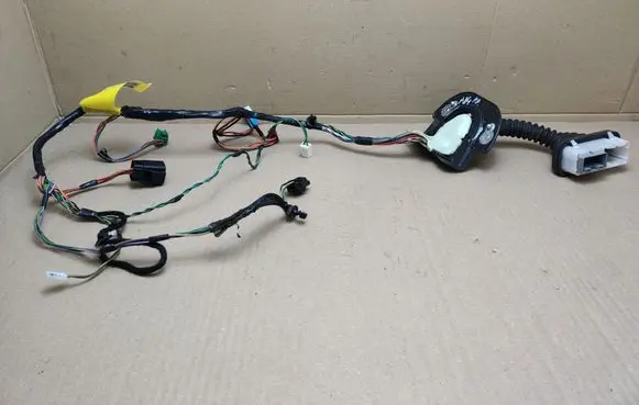 Chrysler Town u0026 Country V Rear door wiring loom P68068046AB