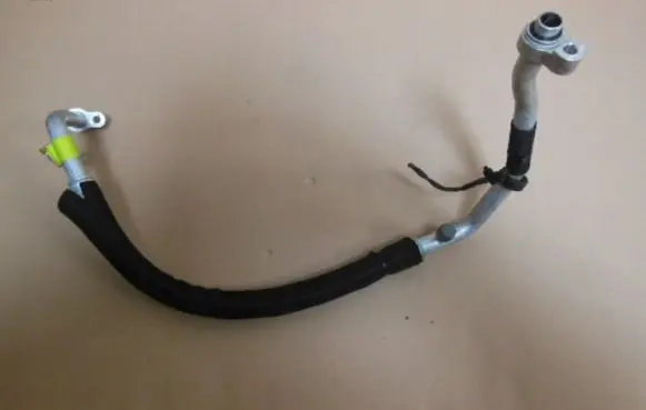 Jeep Wrangler Air conditioning (A/C) pipe/hose 68282114AA