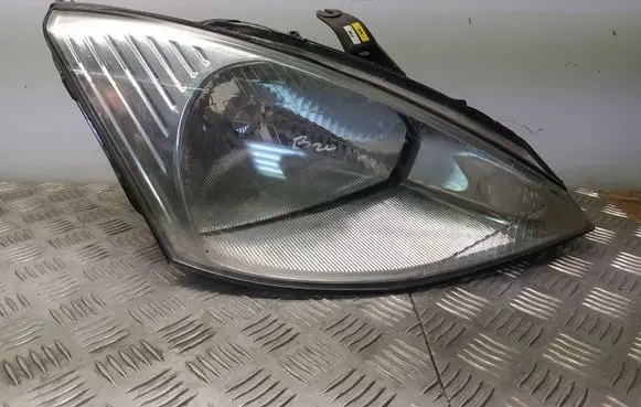 Ford Focus Headlight/headlamp XS4113005
